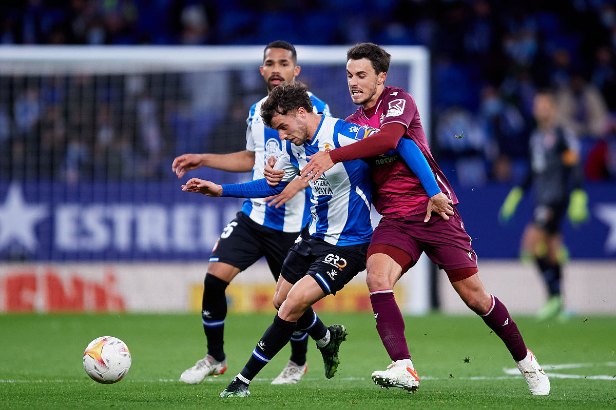 关于德甲今晚走向成谜，多伦多猛龙豪取连胜，气氛紧张，赛程密集仍需轮换的信息